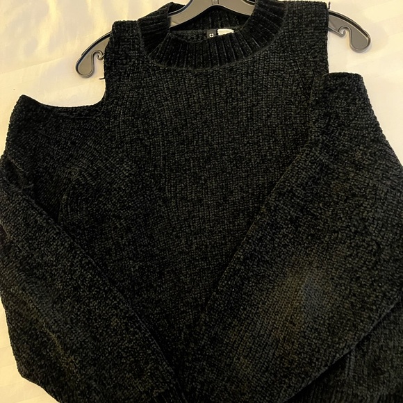 H&M - Picture 2 of 2